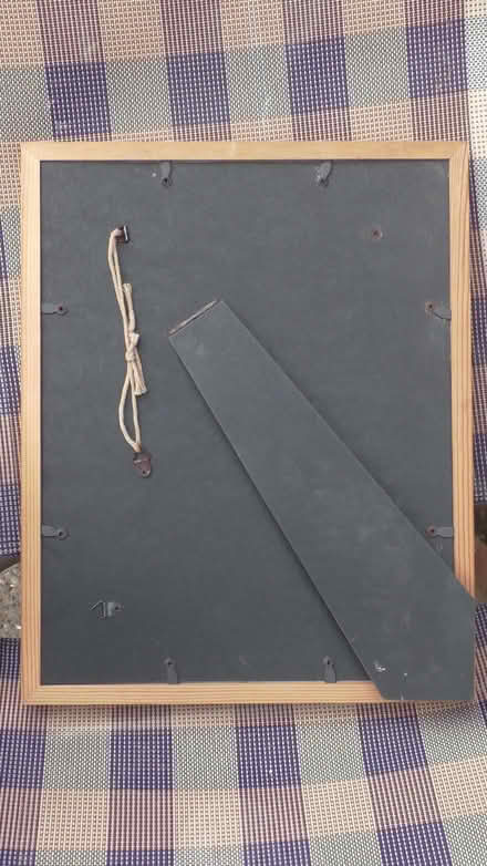 Photo of free PHOTO FRAME - 14" x 11" (Blackpool FY1) #2