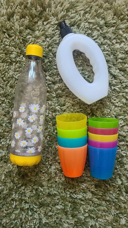 Photo of free Various bundles of plastic storage containers. (Curbridge OX29) #2