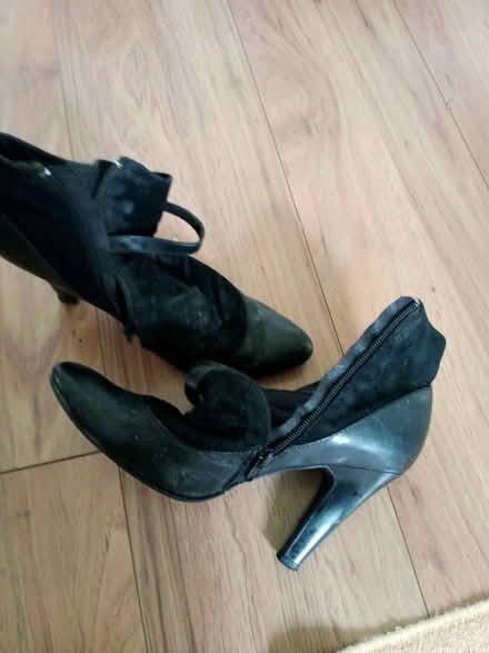 Photo of free Size 6 shoes (PR2 Preston) #3