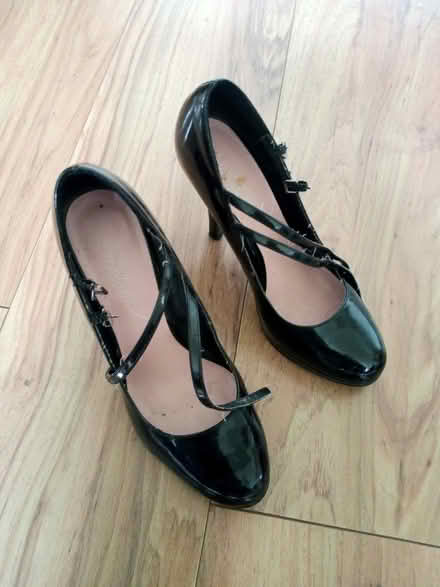 Photo of free Size 6 shoes (PR2 Preston) #1