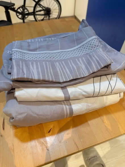 Photo of free King size bedsheet set (Serangoon Ave 2 (551236)) #1