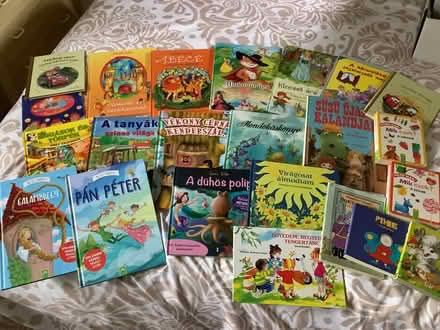 Photo of free Hungarian children’s books (Danescourt CF5) #1