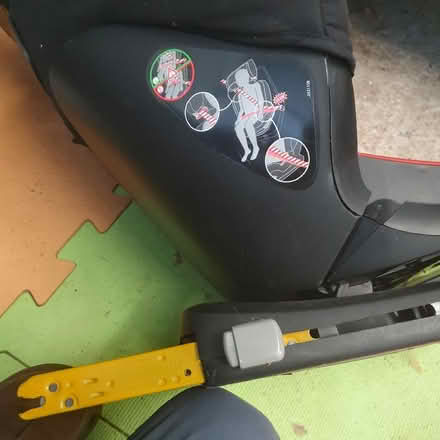 Photo of free Maxi Cosi Rodifix child car seat (Pangbourne RG8) #2