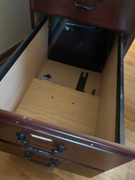 Photo of free Desk (Ringoes, NJ) #2