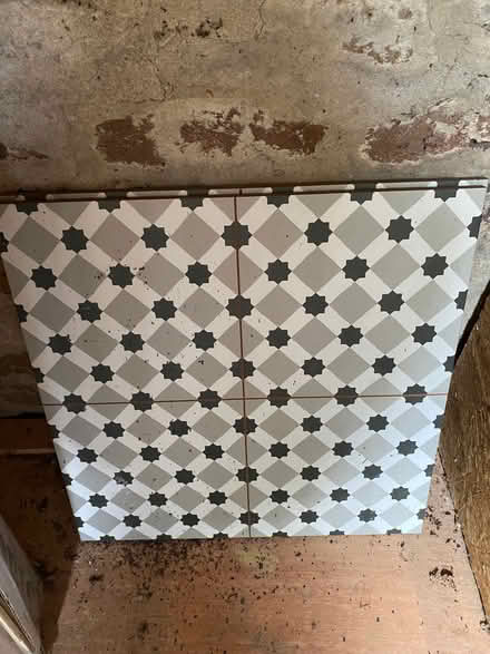 Photo of free Tiles (Canonbury N1) #1