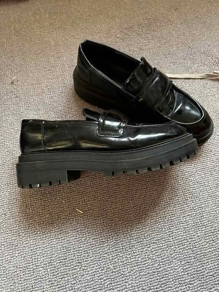 Photo of free Women’s shoes UK7 / EU40 (Hampton TW12) #3