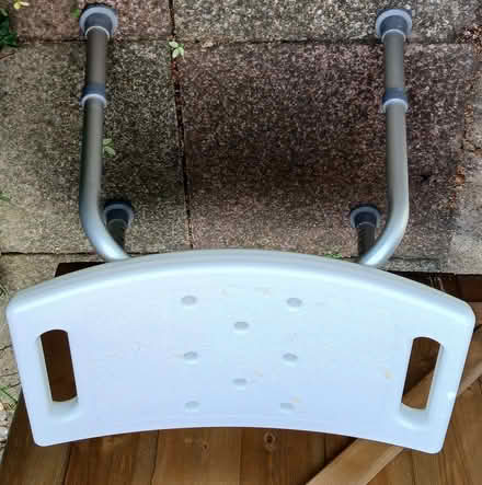 Photo of free bathroom stool adjustable height (Loughborough LE11) #1