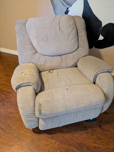 Photo of free Recliner (near Boeing Creek Park) #1