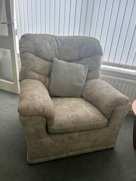 Photo of free 3 Piece Suite (Hazlemere HP15) #4