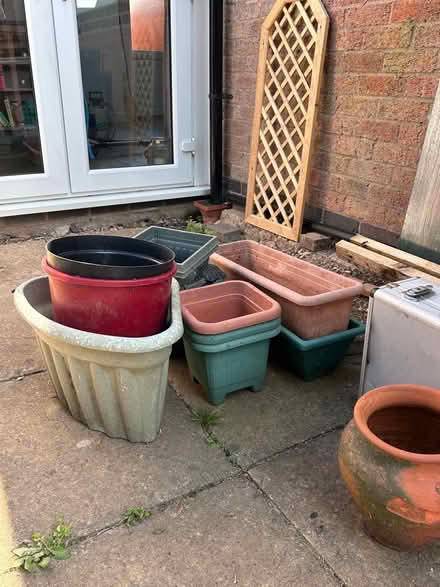 Photo of free Assorted plastic plant pots (Blaby LE8) #1