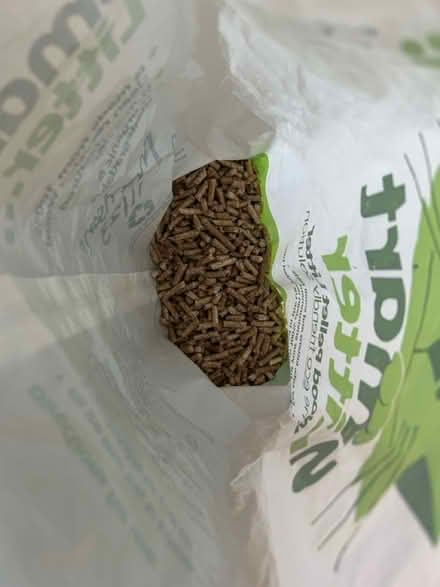 Photo of free Cat litter (Jennetts park RG12) #3