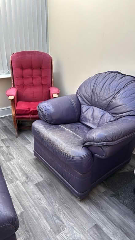 Photo of free Sofas (Leeds LS14) #2