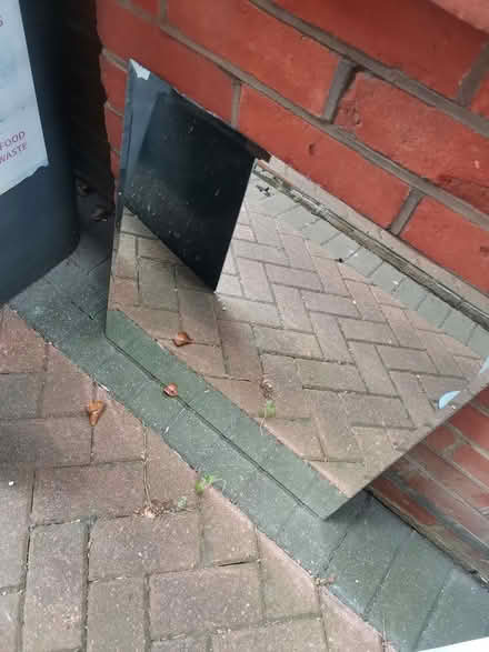 Photo of free 2 mirrors (bh65en) #2