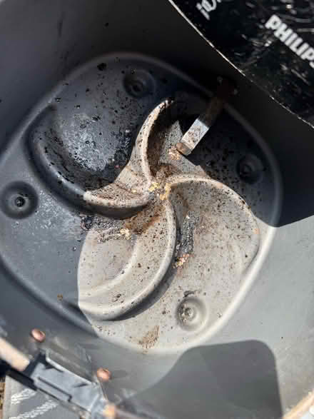 Photo of free Philips XL air fryer - works but doesn’t look the best! (Emerson Valley MK4) #2