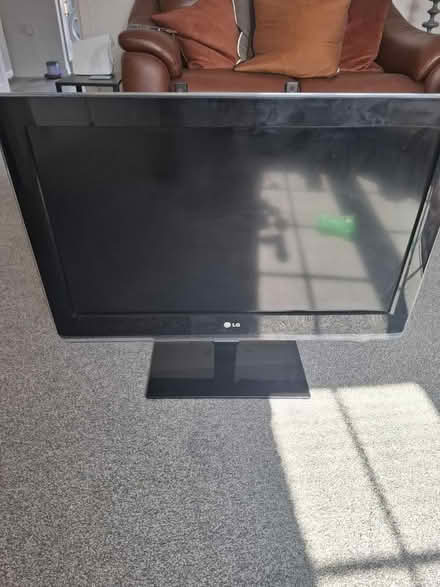 Photo of free working tv and stand (NN10) #1