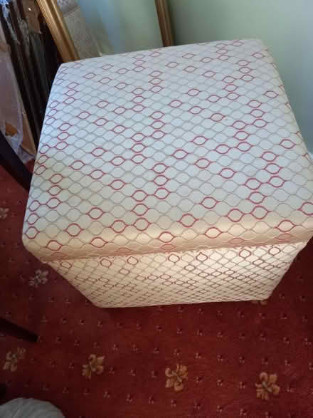 Photo of free Square blanket box (Cranleigh GU6 7AJ) #1