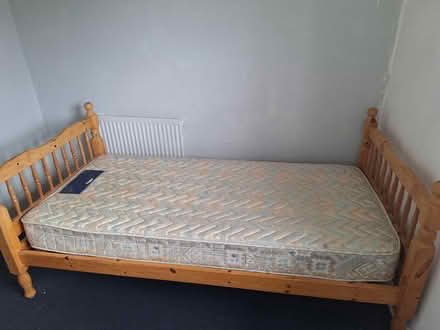 Photo of free 3rd hand single bed (Southborough TN4) #2
