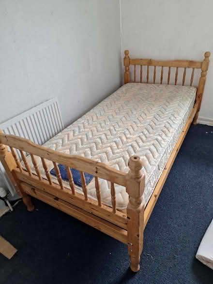 Photo of free 3rd hand single bed (Southborough TN4) #1
