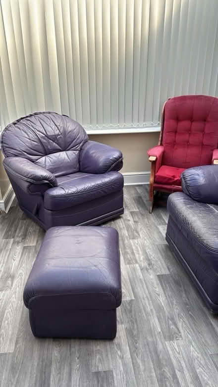 Photo of free Sofas (Leeds LS14) #3