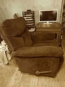 Photo of free Lazyboy recliners (Algiers) #1