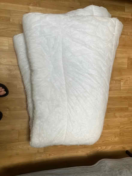 Photo of free Thick warm double duvet (Coulsdon, nr, train station) #1