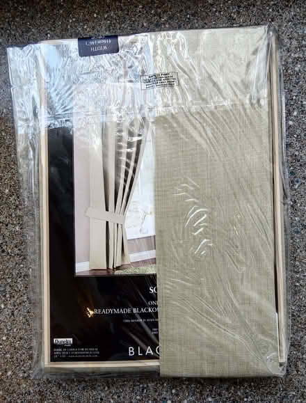 Photo of free Pair of Dunelm green blackout curtains 182cm x 116cm (Gleadless S12) #2