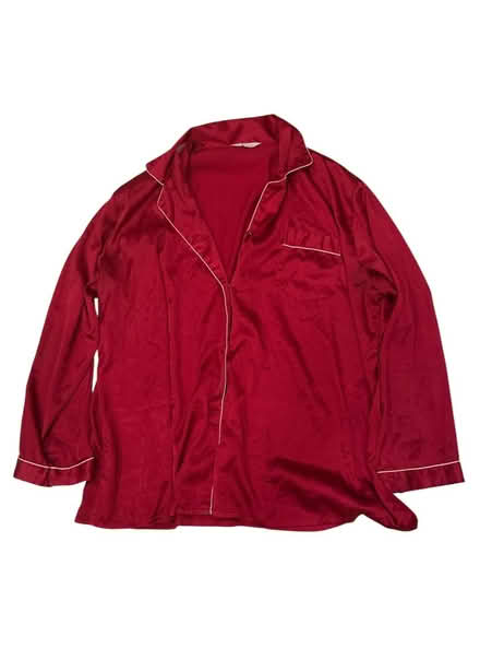 Photo of free Lonxu Woman’s Sleepwear (Brooklyn Storage) #1