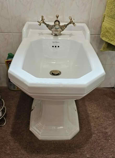 Photo of free Bathroom suite (Keyworth NG12) #3