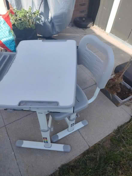 Photo of free Kids desk (CT12) #2