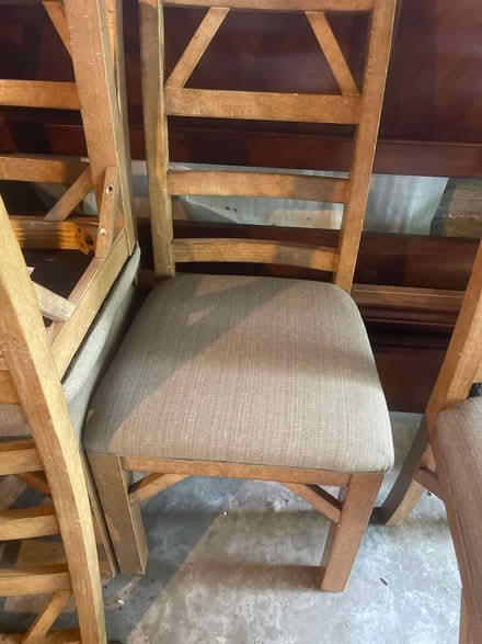 Photo of free 4 matching kitchen table chairs (maple leaf lake city way) #3
