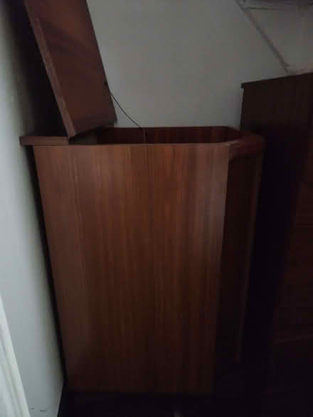 Photo of free corner unit (Wolverton MK12) #1
