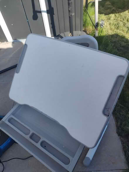 Photo of free Kids desk (CT12) #3