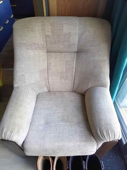 Photo of free Lounge suite (KY6 Glenrothes) #2