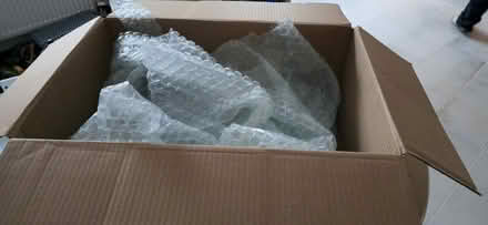 Photo of free Medium-sized box and bubble wrap (Bishops Tachbrook CV34) #1