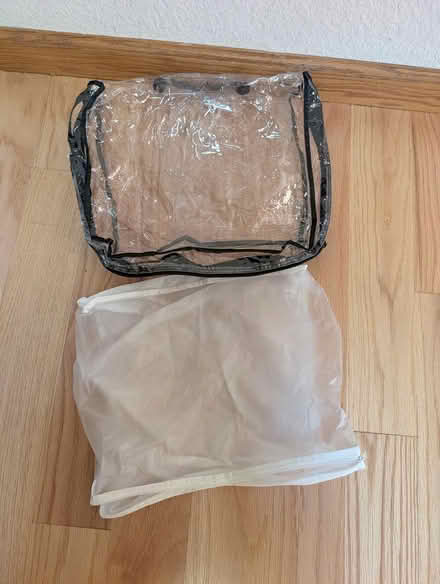 Photo of free Zippered pouches (Cupertino/Saratoga border) #1