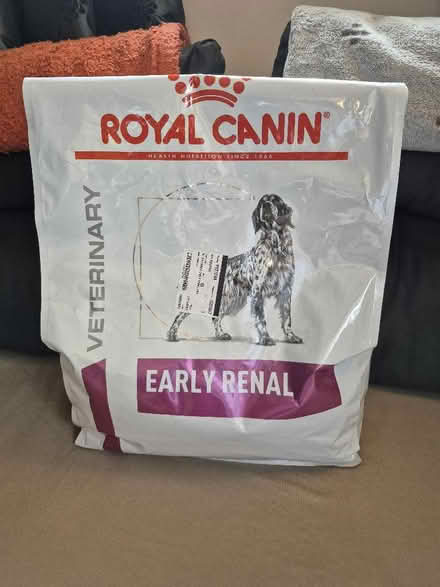 Photo of free Partial bag of 'Early Renal' dog food (Presteigne LD8) #1