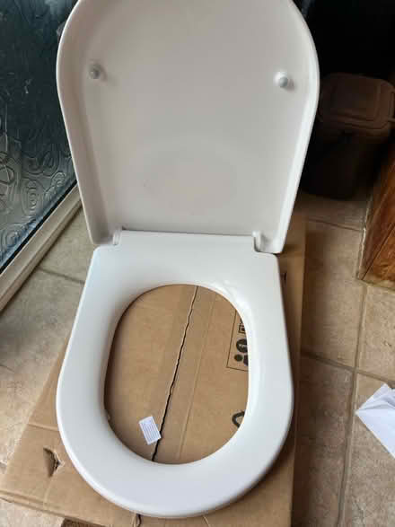 Photo of free Brand new toilet seat (Paignton TQ3) #1