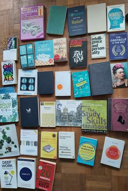 Photo of free BOOKS: Job Lot - art / misc fiction + reference / kids (Putney SW15) #1