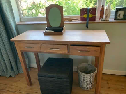 Photo of free Dressing table (Northcourt OX14) #1