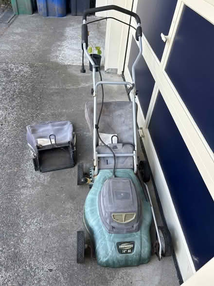 Photo of free Electric lawn mower for parts (Central Nanaimo) #1