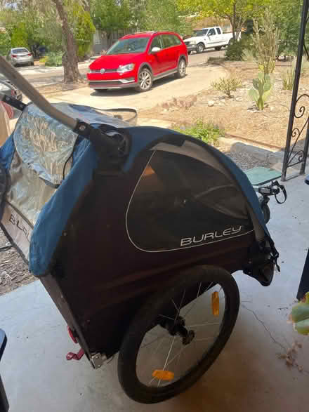 Photo of free Burley bike trailer (Washington and Lomas) #4