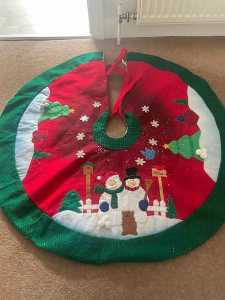 Photo of free Xmas tree skirt (Formby L37) #1