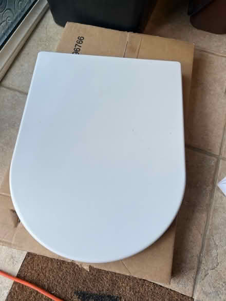 Photo of free Brand new toilet seat (Paignton TQ3) #2