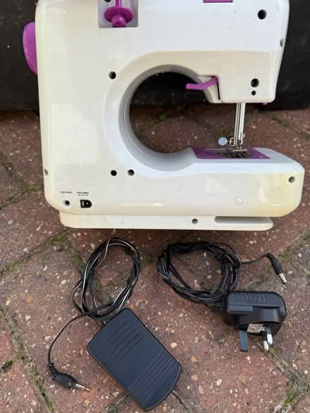 Photo of free Mini sewing machine (LU2) #2