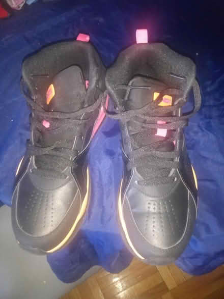 Photo of free and1 size 9 woman's (NE Yonkers) #2