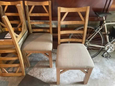 Photo of free 4 matching kitchen table chairs (maple leaf lake city way) #1