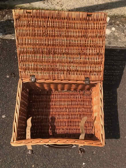 Photo of free Wicker Picnic Basket (Frome and surrounding) #3