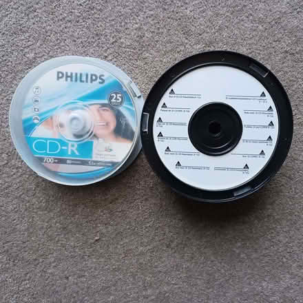 Photo of free writeable CDs, mixture of CD-R & CD-RW (Summertown OX2) #1