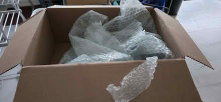 Photo of free Medium-sized box and bubble wrap (Bishops Tachbrook CV34) #2