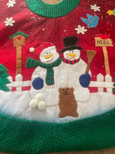 Photo of free Xmas tree skirt (Formby L37) #3